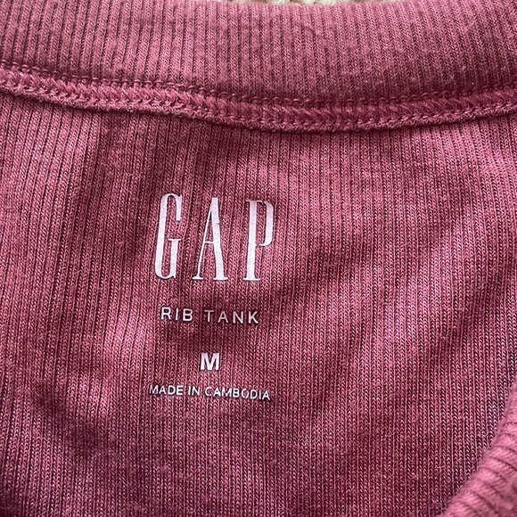 Gap Ribbed Tank - Picture 2 of 4